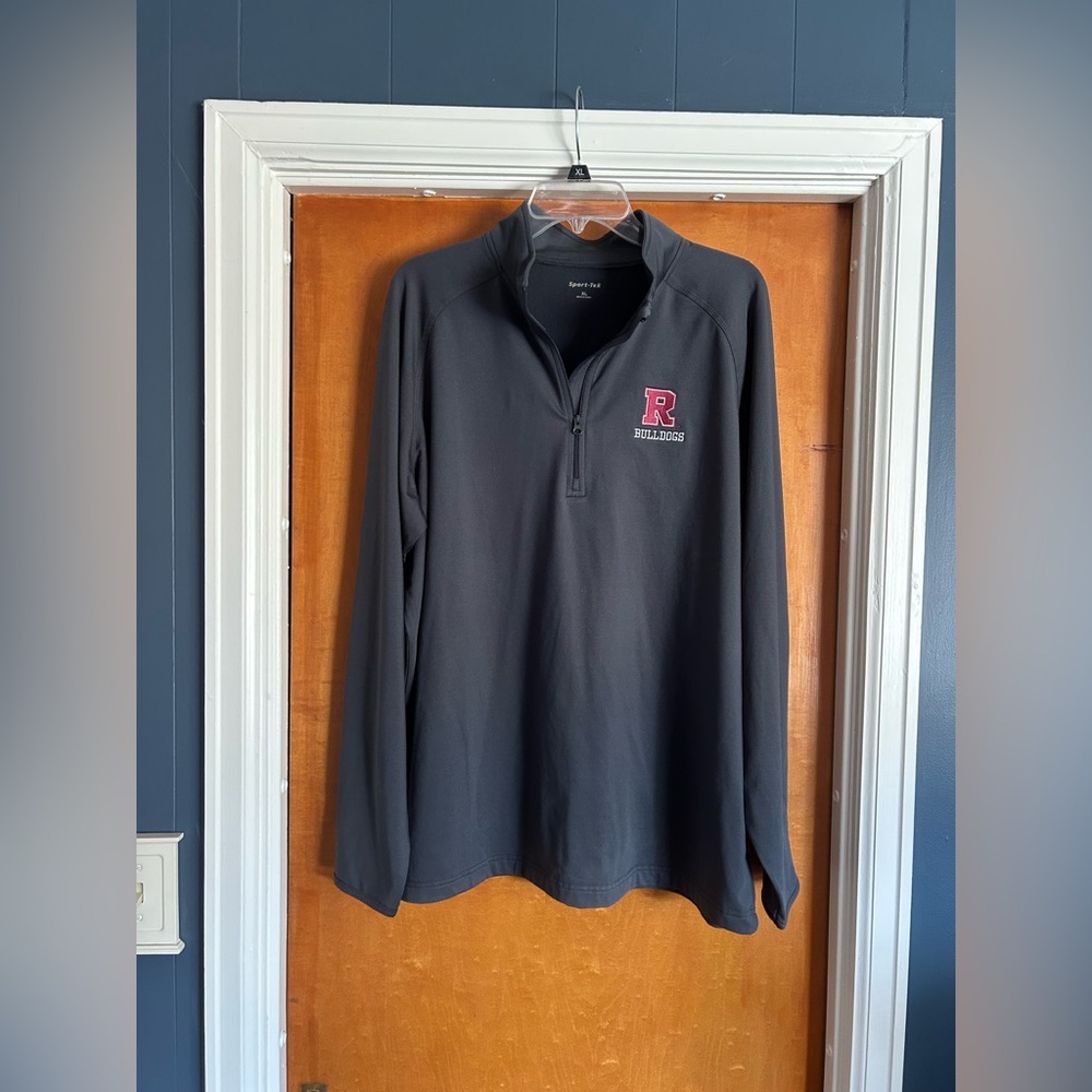 *Husband’s closet purge, buy 2 get 1 free* Men’s dark gray quarter zip